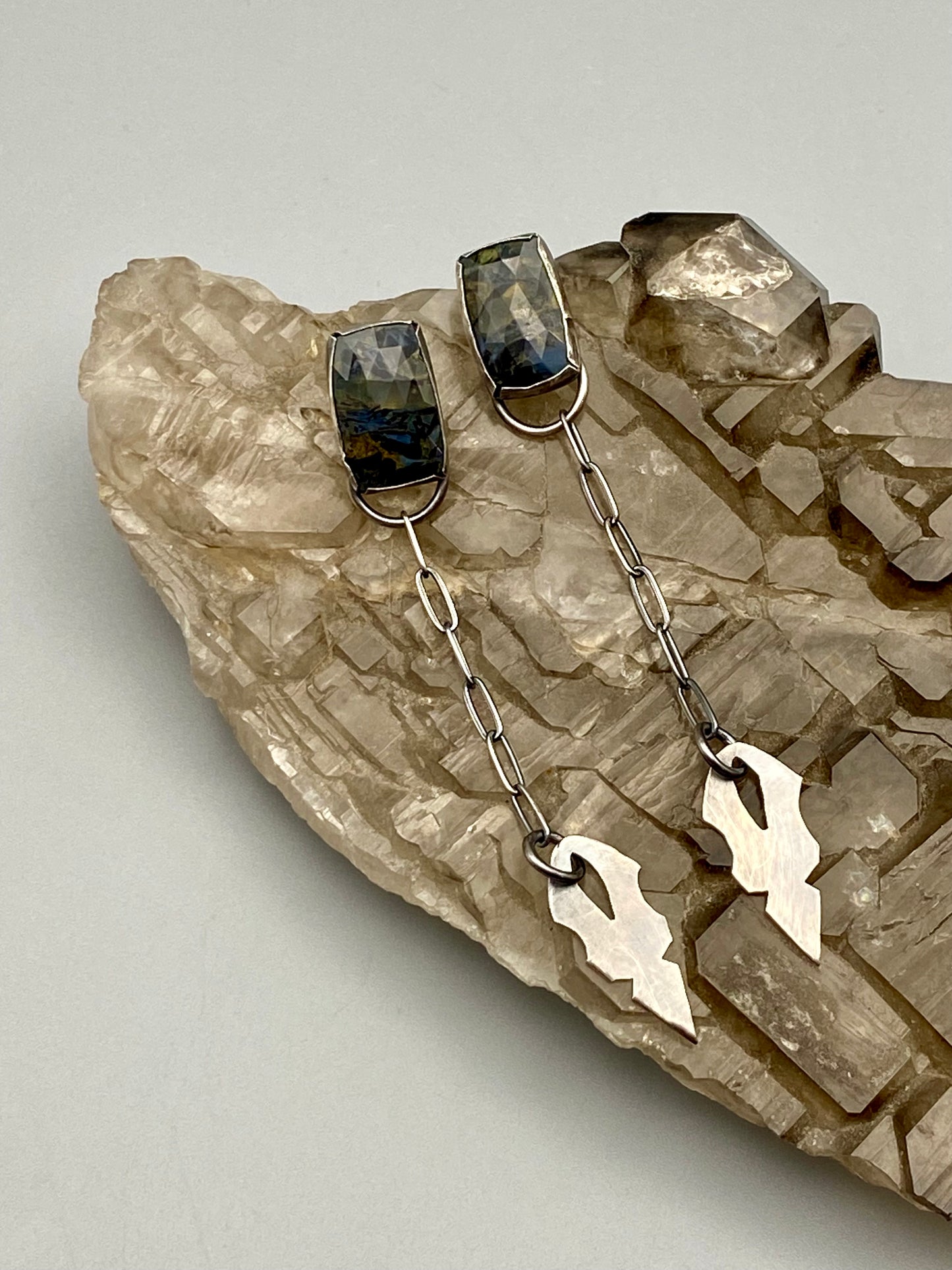 pietersite chaindrop studs